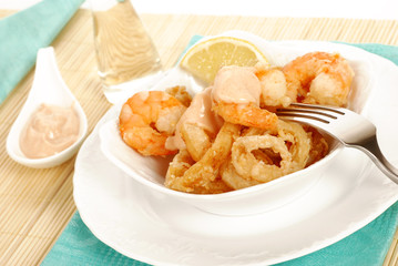 FRITTO DI CALAMARI E GAMBERI ( FRIED CALAMARI AND SHRIMP )