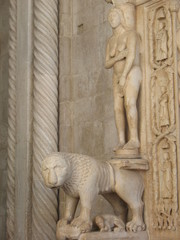 Trogir - Dettaglio portale Cattedrale San Lorenzo