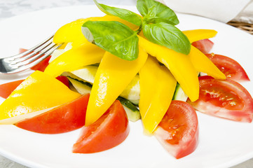 Овощи на тарелке