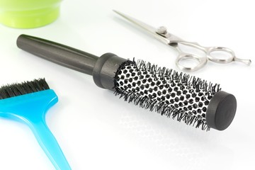 spazzola termica, forbice e pennello per tinta capelli