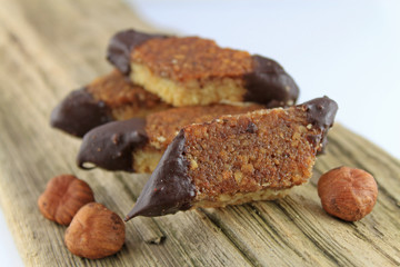 nussecken geb&auml;ck mit haseln&uuml;ssen
