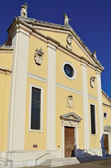 Fototapeta na wymiar thiene elewacji prowincja Duomo Vicenza