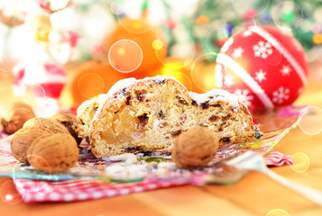 Christstollen mit Marzipan und Walnüssen