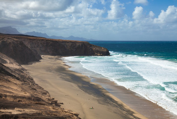Fototapeta na wymiar zachodnim wybrzeżu wyspy Fuerteventura w La Pared