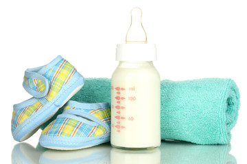 Obraz na płótnie Canvas Baby bottle of milk isolated on white