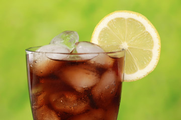 Cola mit Zitrone