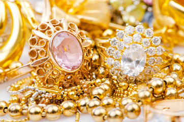 Large collection of gold jewellery