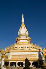 Fototapeta premium Maha Chedi Chaimongkol at Roi et Province Thailand