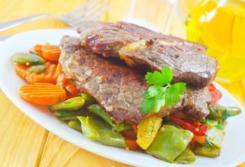 baked meat with vegetables