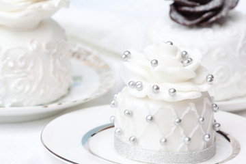 wedding individual cake
