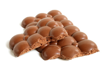 Porous chocolate pieces