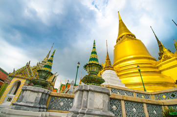 Naklejka premium Gold pagoda