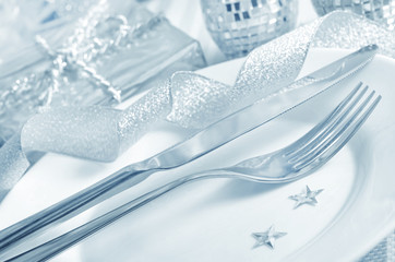 place setting for christmas with star