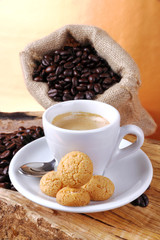 Caffè espresso con amaretti