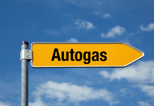 Pfeil mit blauem Himmel AUTOGAS