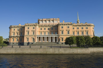 Fototapeta na wymiar St. Petersburg, Mikhaylovskiy Engineering castle