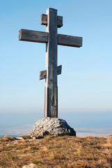 Деревянный крест в окрестностях Ставрополя