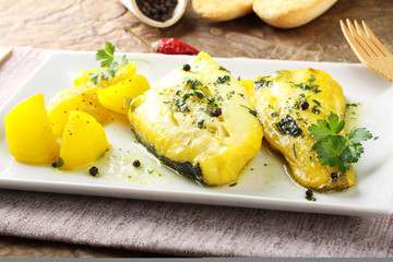 Fresh cod with potatoes and saffron