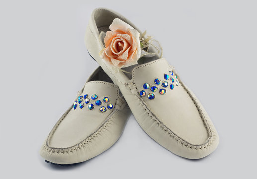 Цветок и обувь