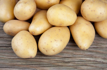 Kartoffeln auf Holz IV