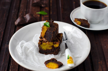 Chocolate cake with lemon