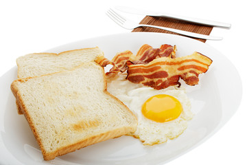 Spiegelei,Speck,Toast