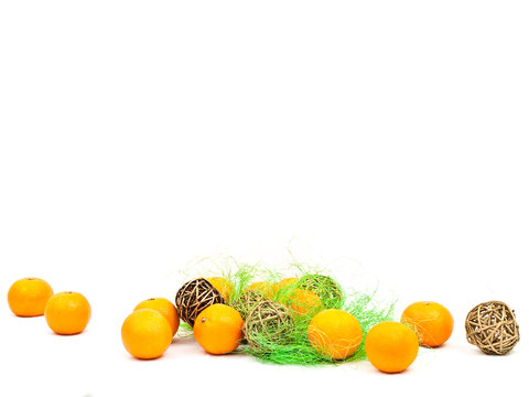 mandarines and golden balls with green