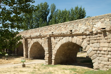 Fototapeta na wymiar Salamanca - Roman Bridge