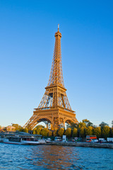 Eiffel tower and Seine river, France - obrazy, fototapety, plakaty