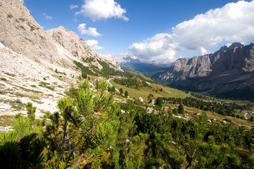 Fototapeta na wymiar Grödner Joch und Sella Gruppe - Dolomity - Alpy