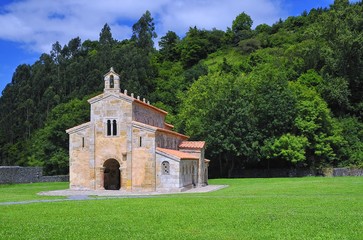 Fototapeta na wymiar Conventin z Valdedíos, Asturia.