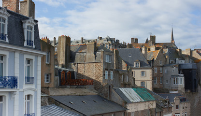 roofs od Saint-Malo old town - 47644445