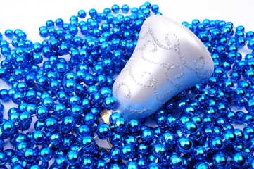 Foto op Aluminium Sparkling Christmas balls decoration on beads, isolated on white © katerinka_au