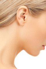 picture of woman's ear