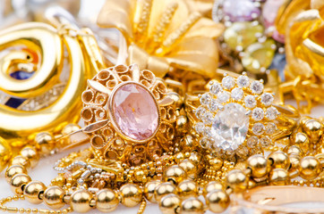 Large collection of gold jewellery