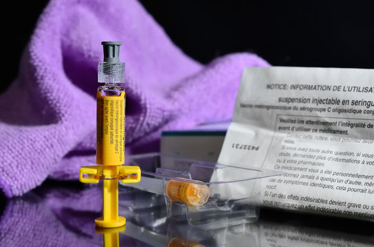 vacin m&eacute;ningococcique,seringue,aiguille,m&eacute;decine