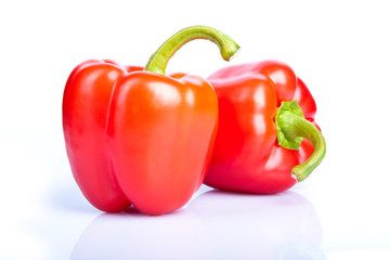 Zwei rote Paprika