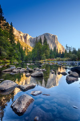 Fototapeta na wymiar El Capitan, Merced River, Yosemite NP