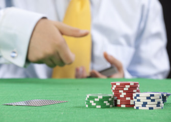 Naklejka premium poker player with a yellow tie serving cards