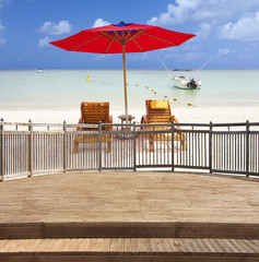 Fototapeta premium terrasse avec vue sur lagon de l'île Maurice