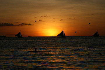 Tramonto su White Beach, Boracay, Filippine
