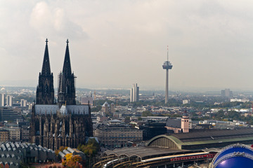 Obraz premium Kölner Dom, Hauptbahnhof von Köln