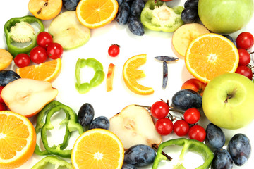 The word Diet lined with pieces of fruits and vegetables