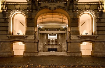 Fototapeta premium Facade of luxury shop in Barcelona at night