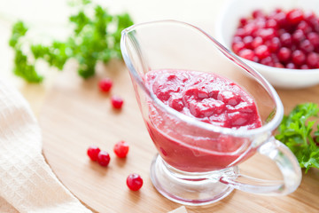 sauce made ​​from cranberries