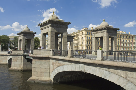 St. Petersburg, Lomonosov bridge