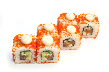 Роллы с лососем, красной икрой и сыром