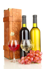 Fototapeta premium Wooden case with wine bottles isolated on white