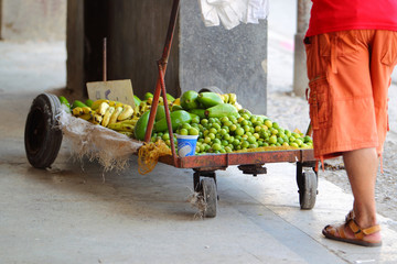 owoce na ulicy