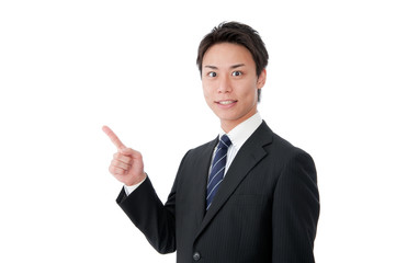 お薦めする若いビジネスマン